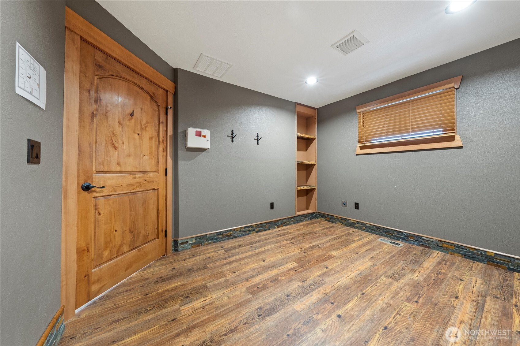 1207 E Main Street Property Photo 32