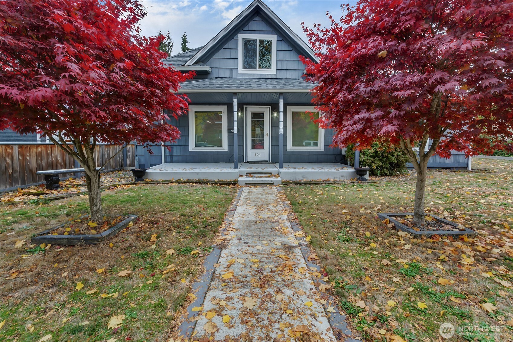 303 7th Ave NW Property Photo 1