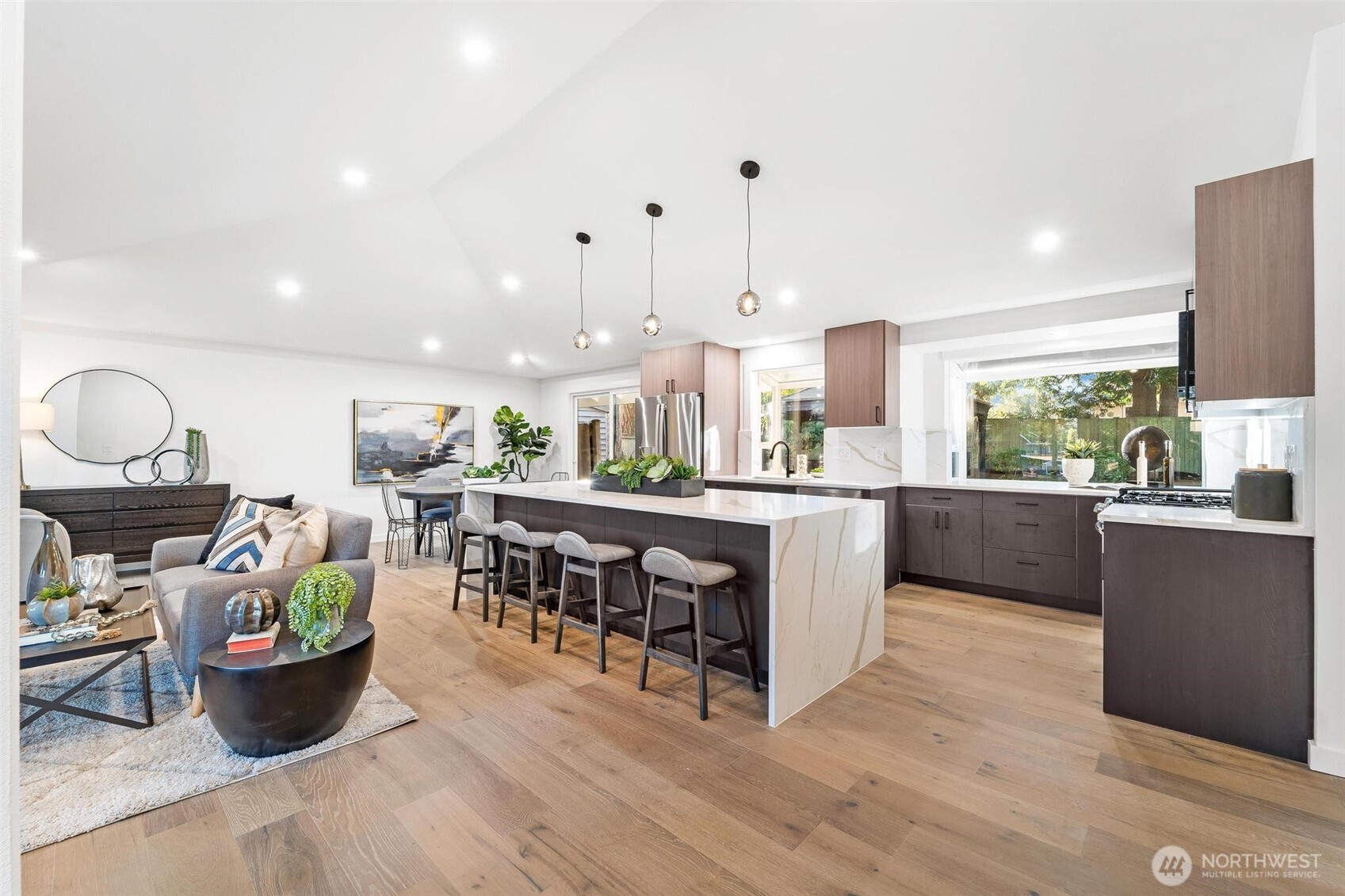 2133 170th Avenue Property Photo 4