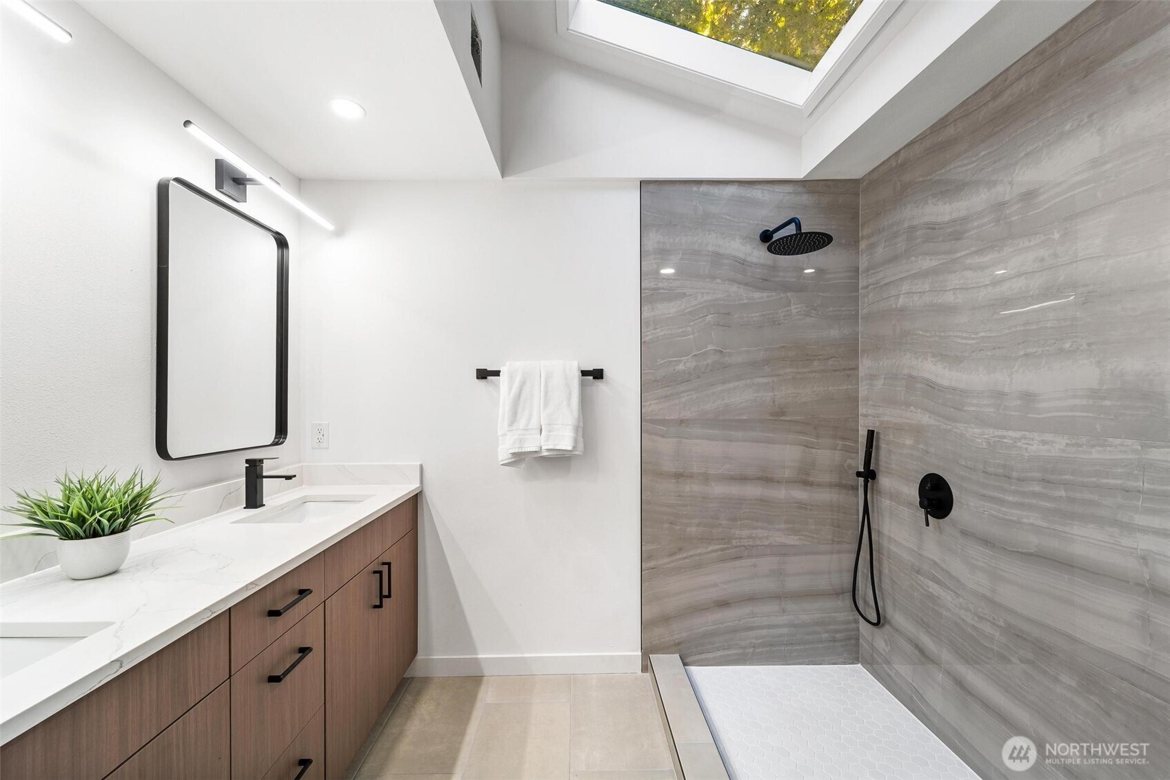 2133 170th Avenue Property Photo 17