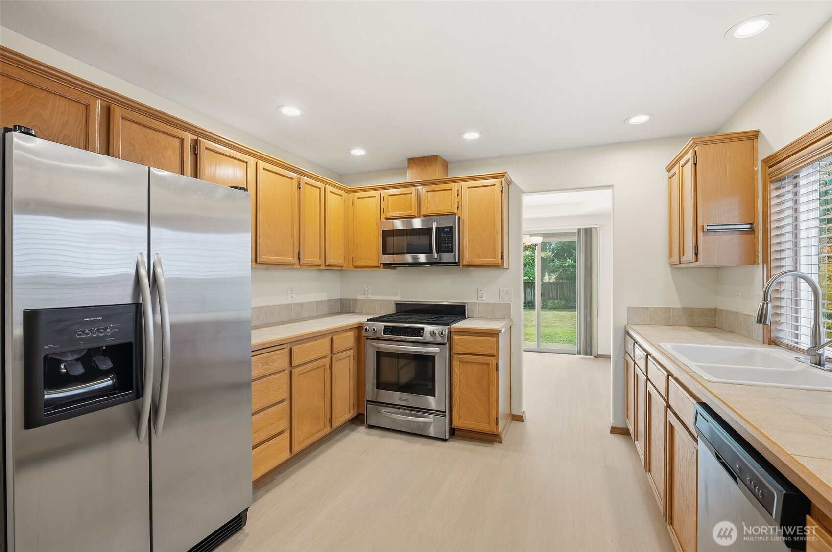 14019 52nd Avenue B Property Photo 15