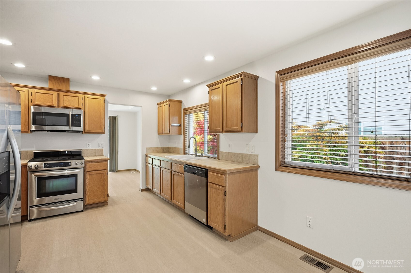 14019 52nd Avenue B Property Photo 16