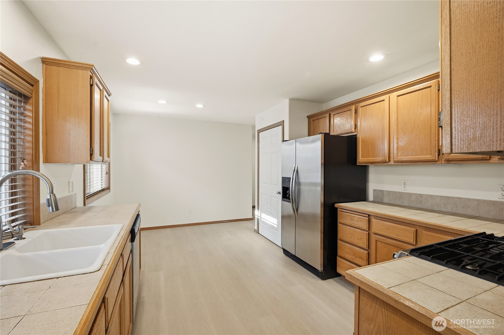 14019 52nd Avenue B Property Photo 17