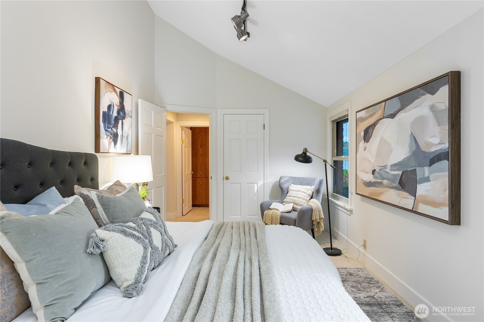 14026 Riviera Place Property Photo 24