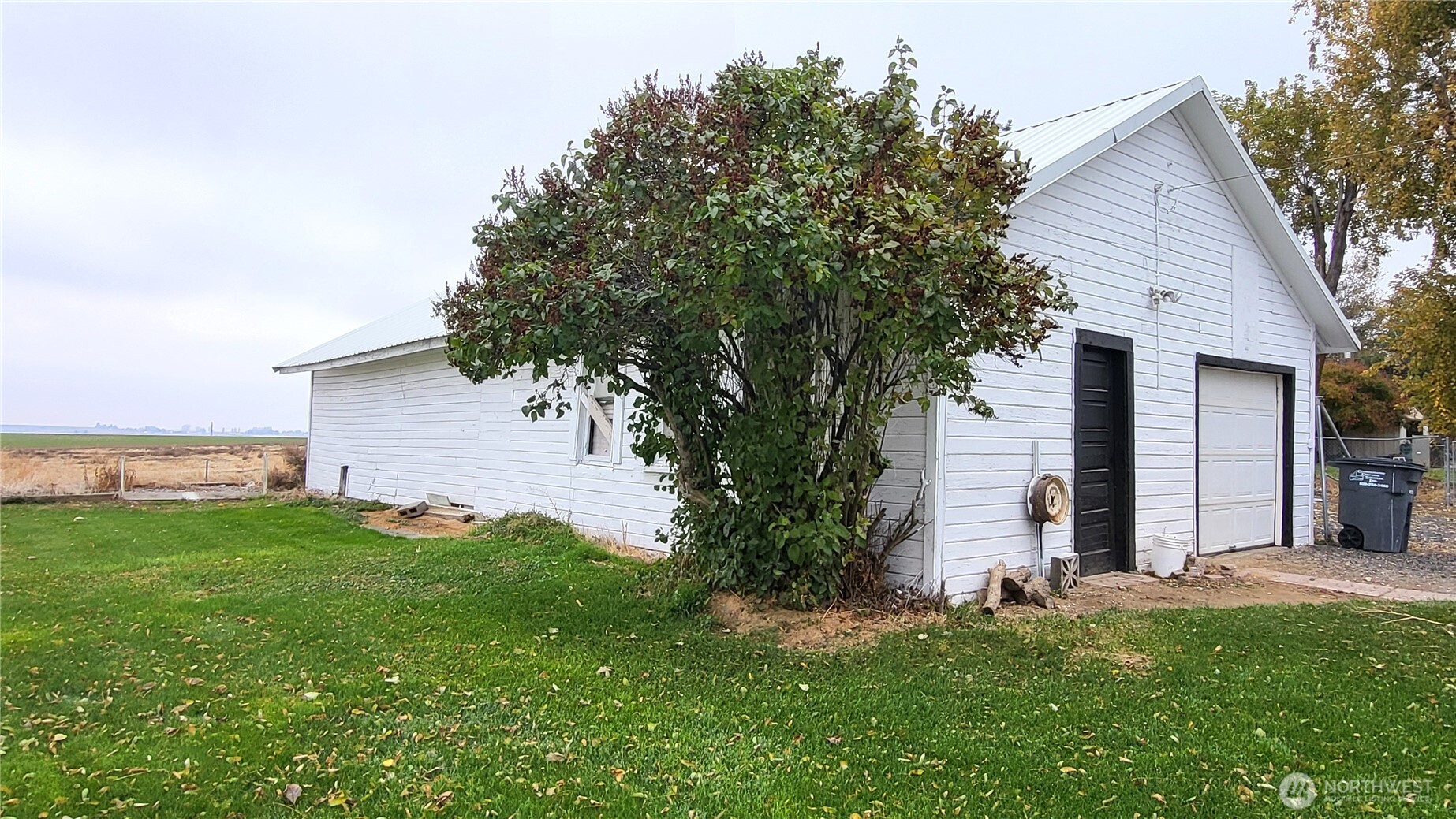 1113 S County Road Property Photo 10