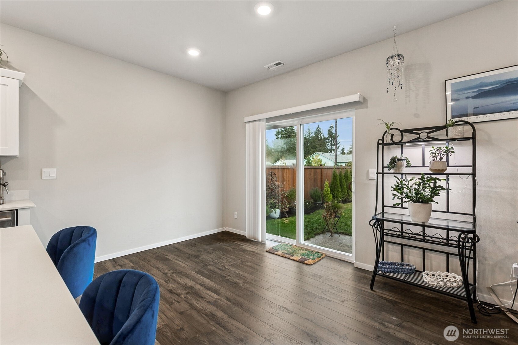 4221 Savannah Loop Property Photo 6