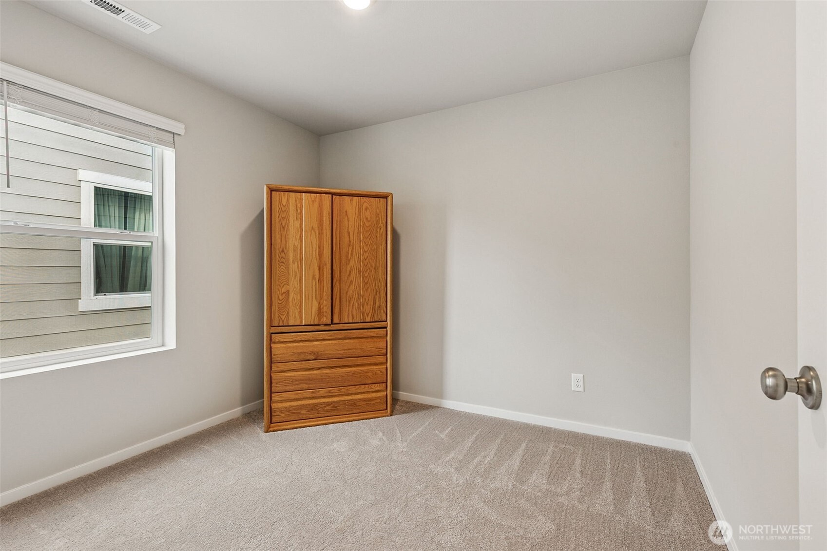 4221 Savannah Loop Property Photo 14