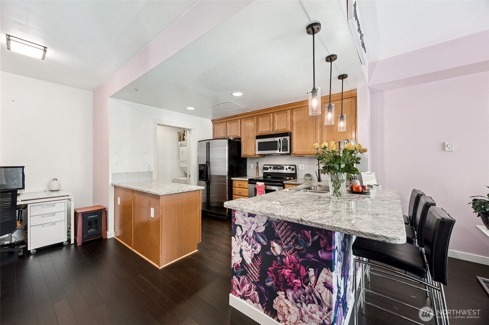 55 Williams Avenue 209 Property Photo 4