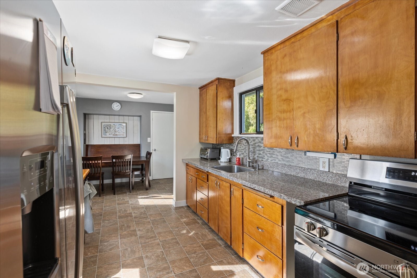 10019 Interlake Avenue Property Photo 12
