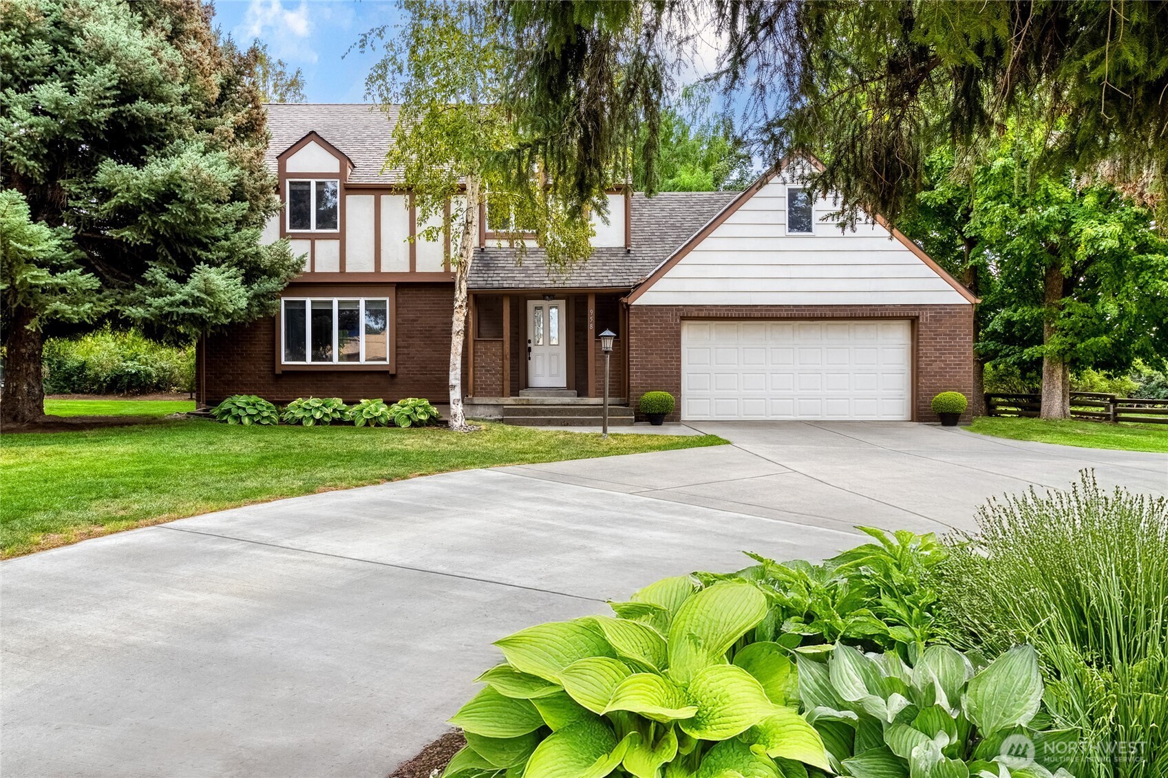 958 Abbott Rd Property Photo 1