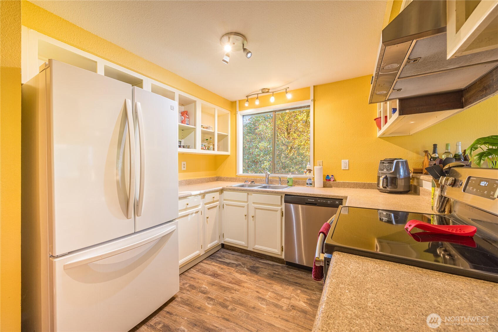 2095 Bear Creek Road Property Photo 9