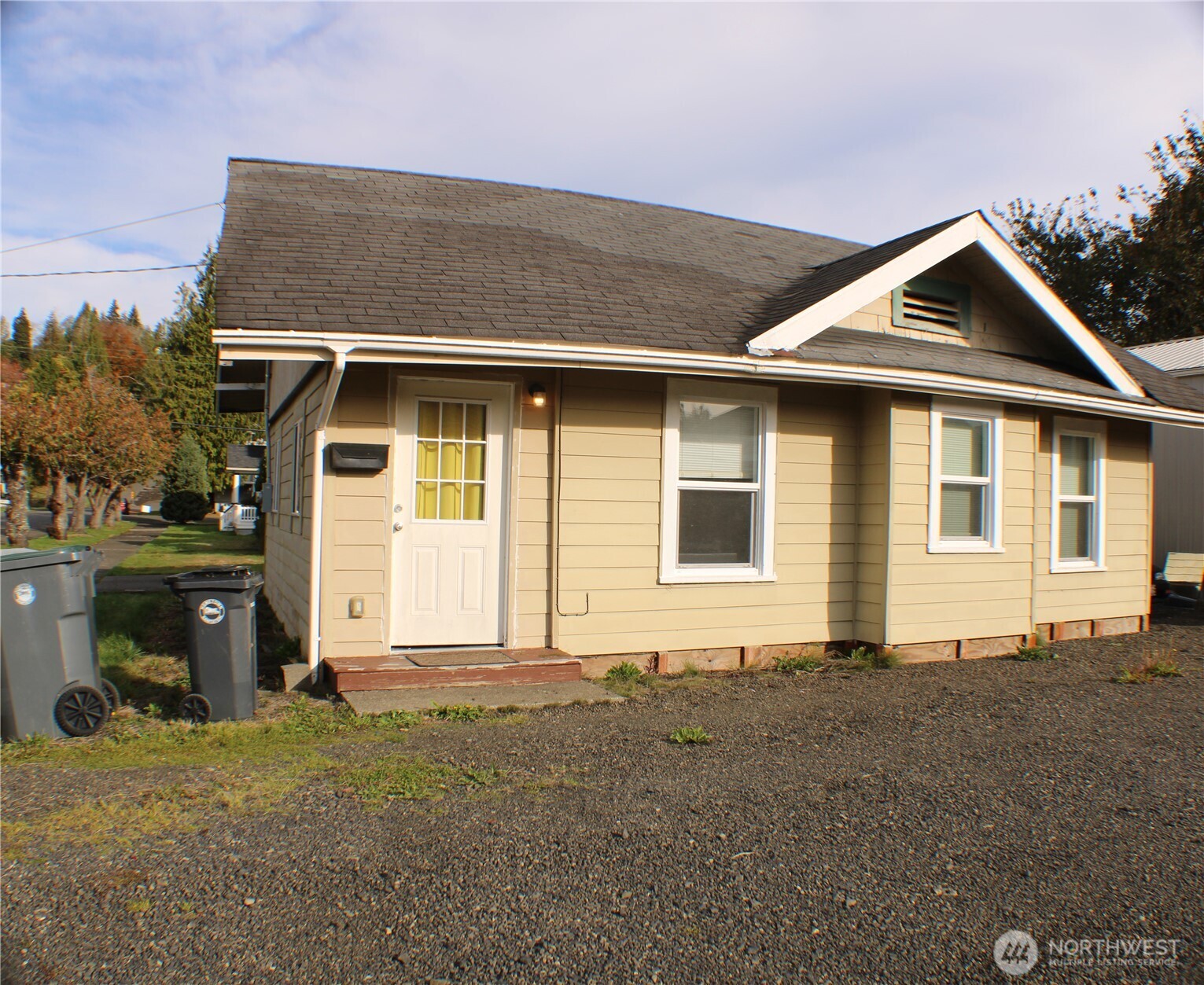 301 Eklund Avenue Property Photo 8