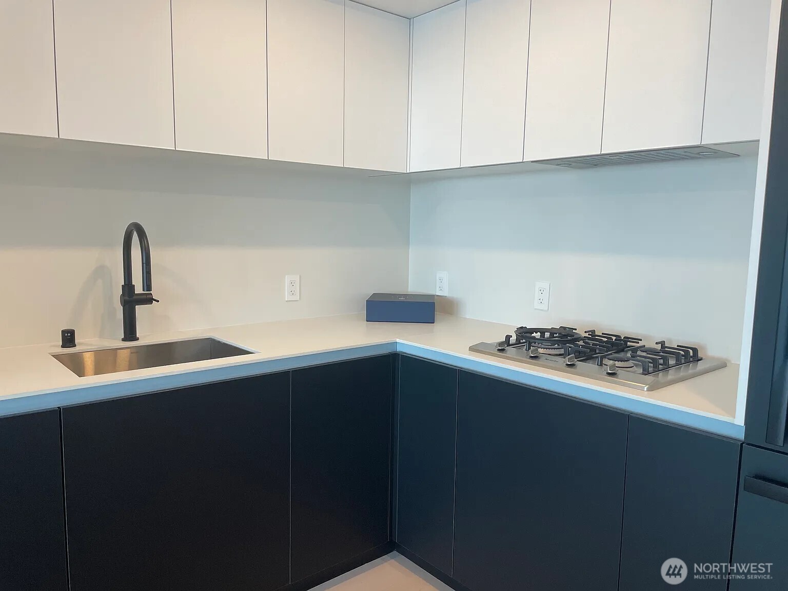 300 Virginia Street 2210 Property Photo 5