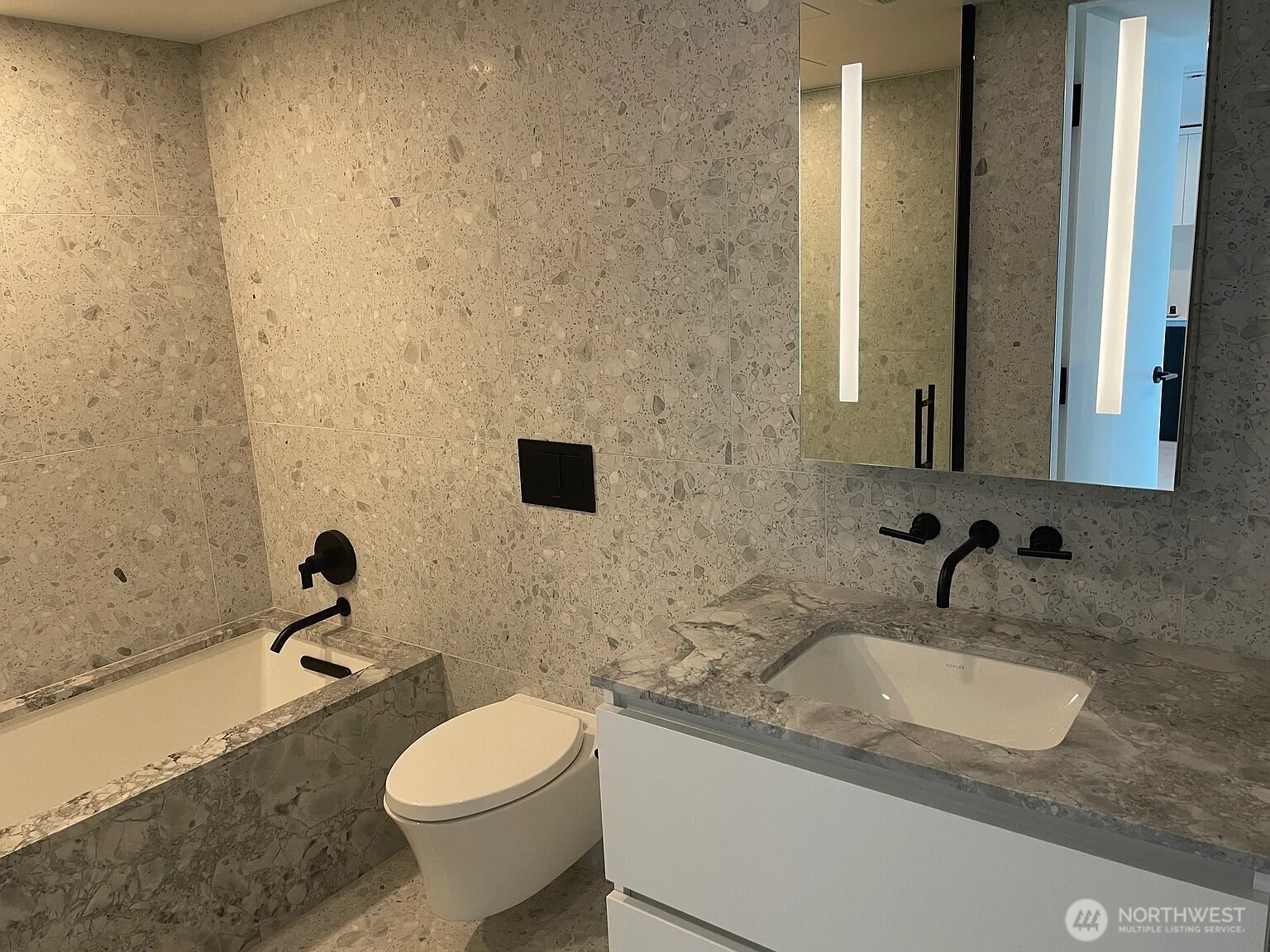 300 Virginia Street 2210 Property Photo 14