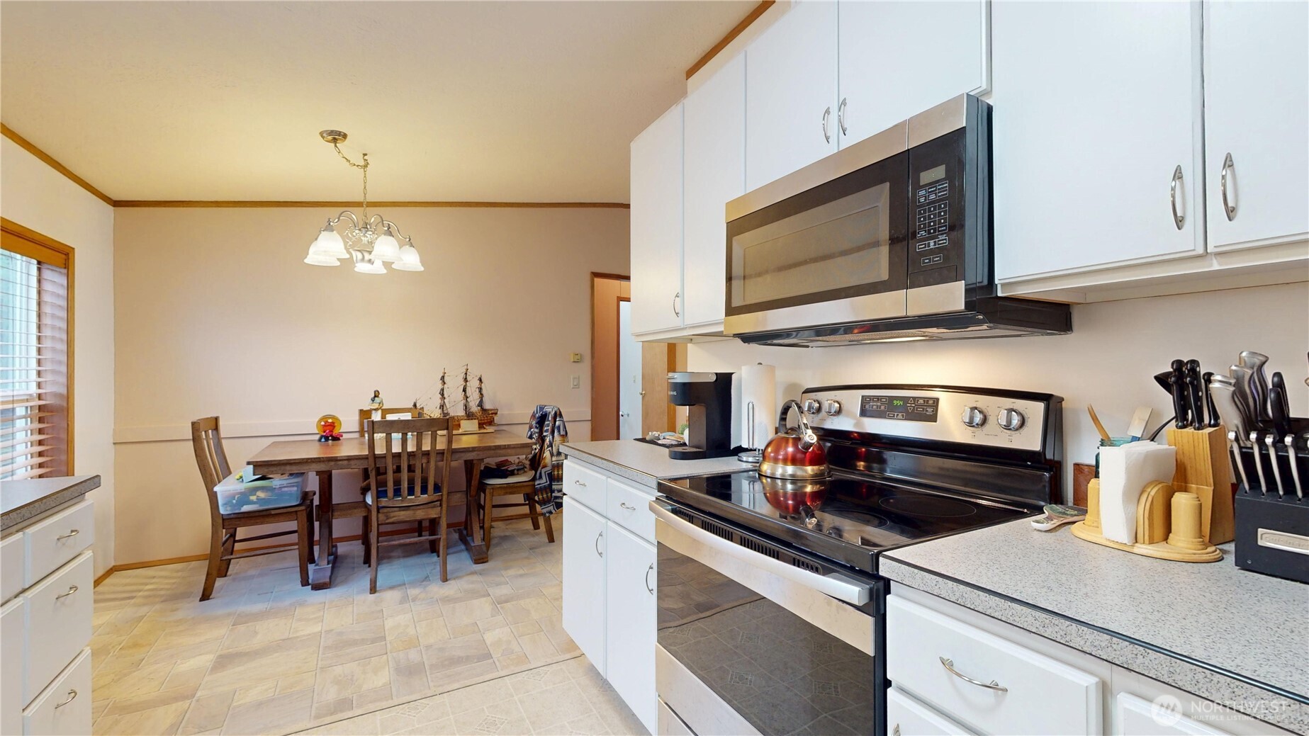 1376 Holand Drive Property Photo 14