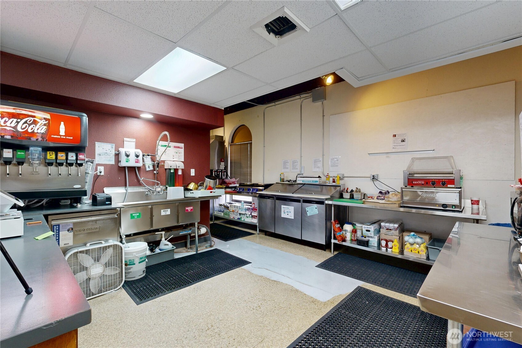 102 N Colville Street Property Photo 16