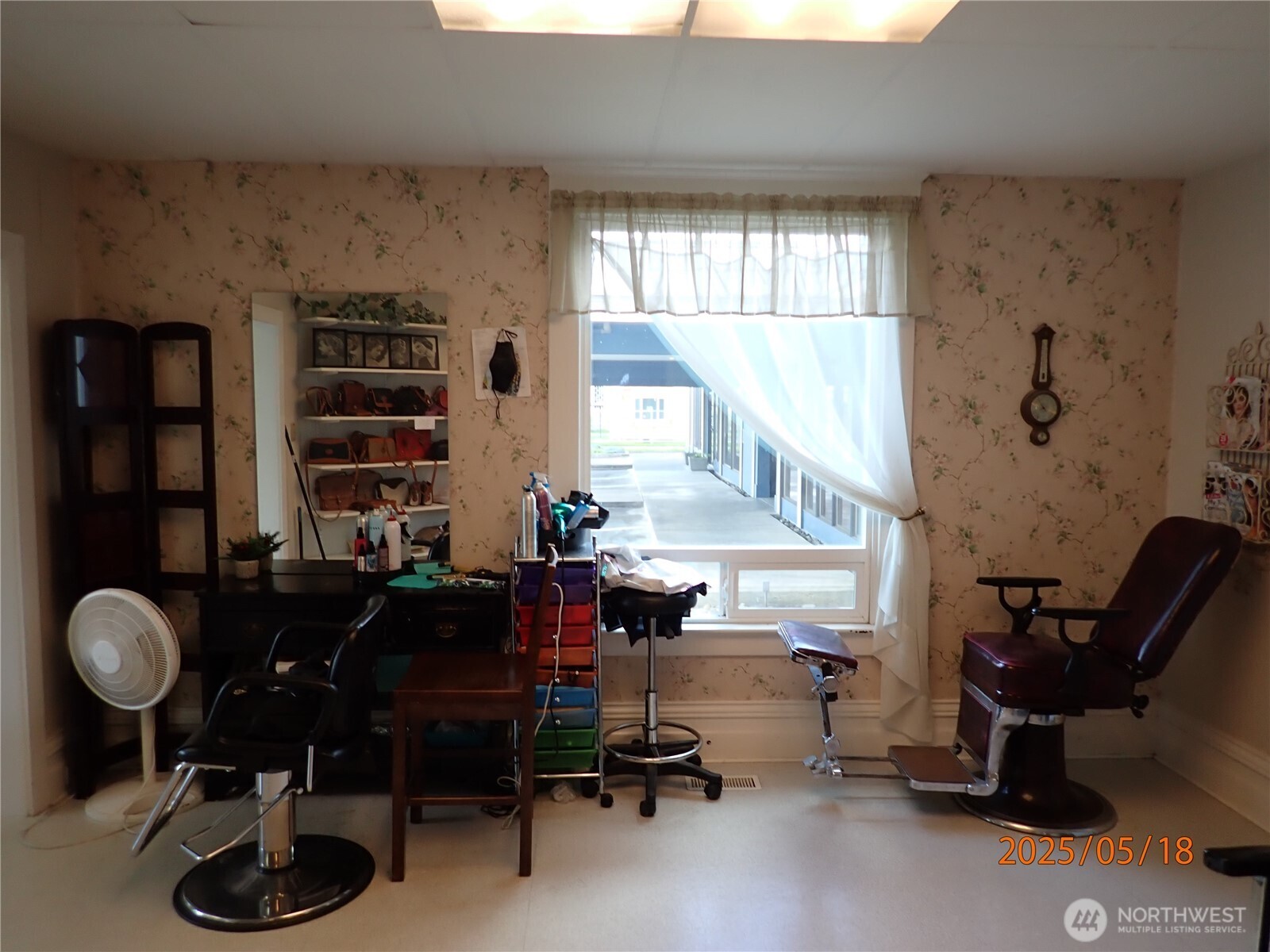 214 W 1st Street Property Photo 8