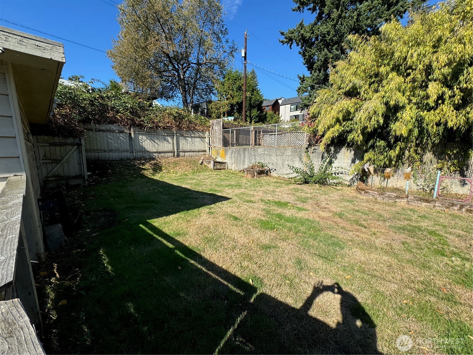 10019 Interlake Avenue Property Photo 8