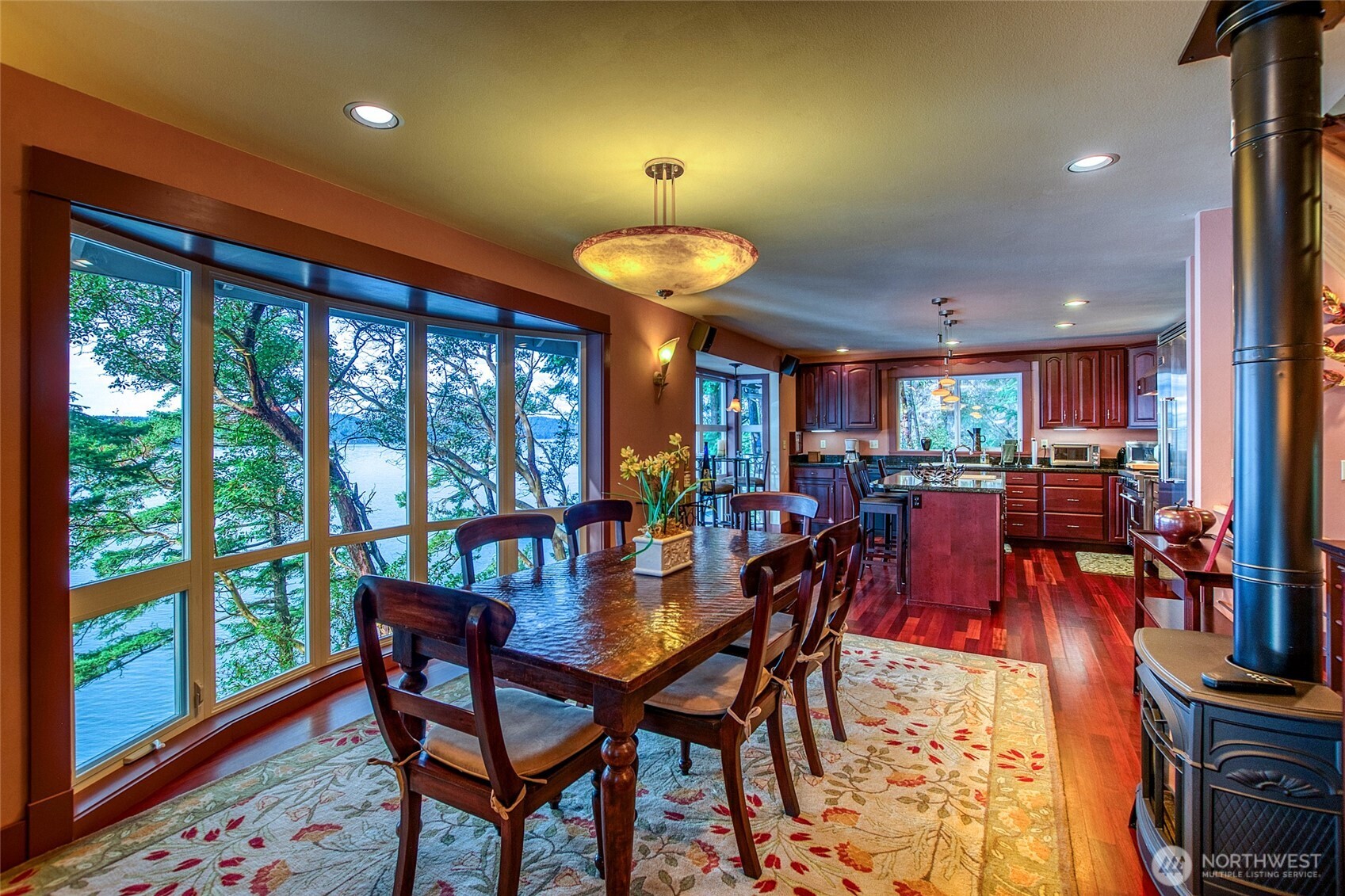 599 Shore Drive Property Photo 6