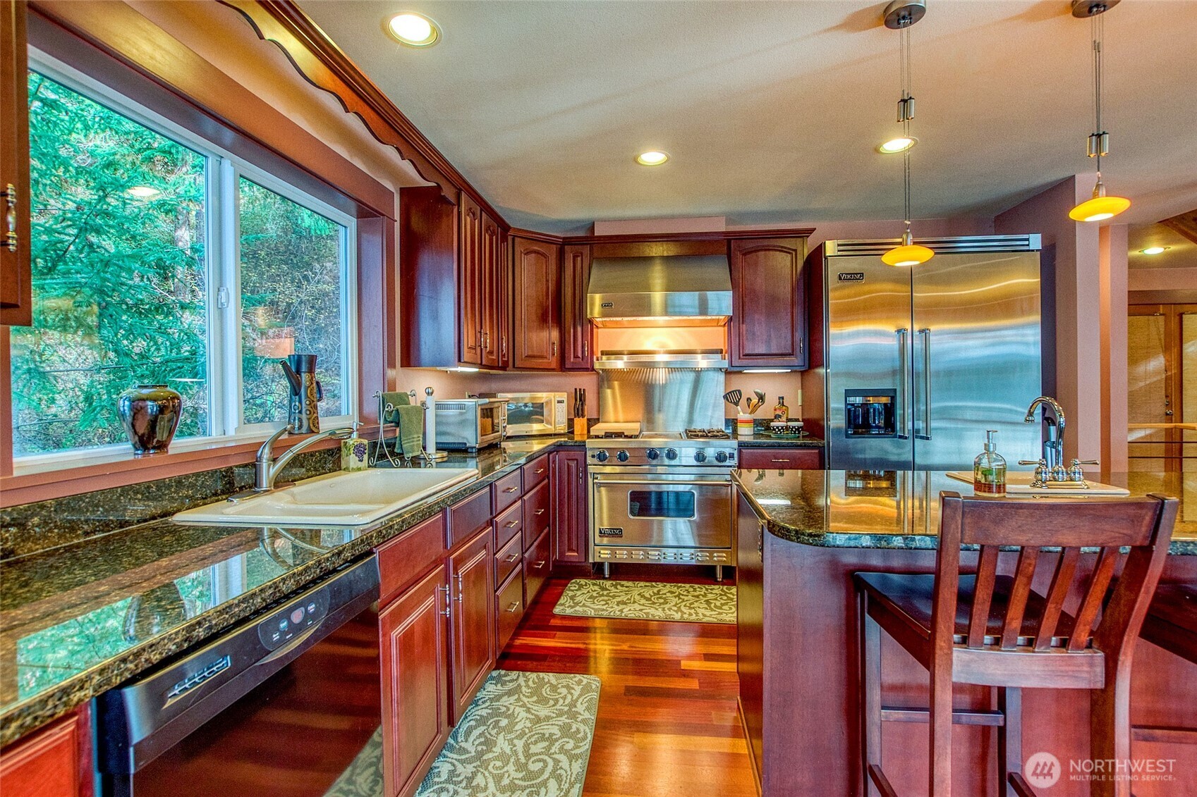 599 Shore Drive Property Photo 8