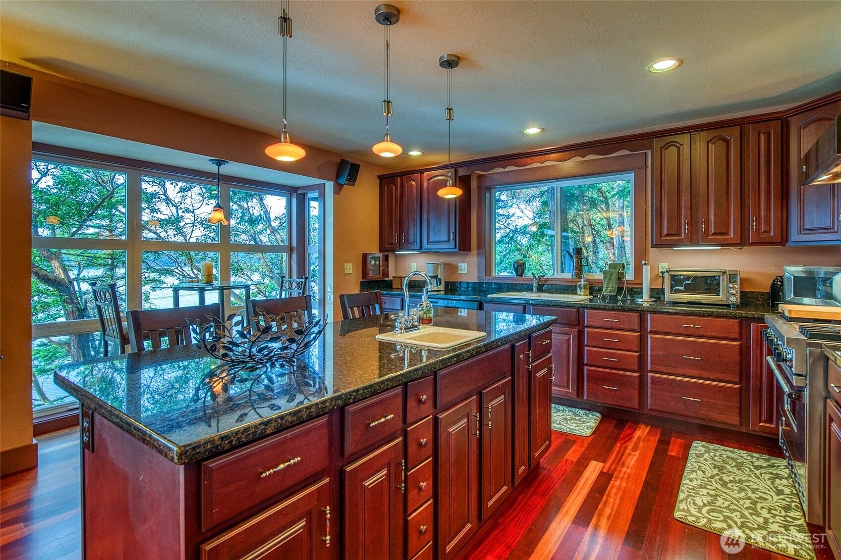 599 Shore Drive Property Photo 9
