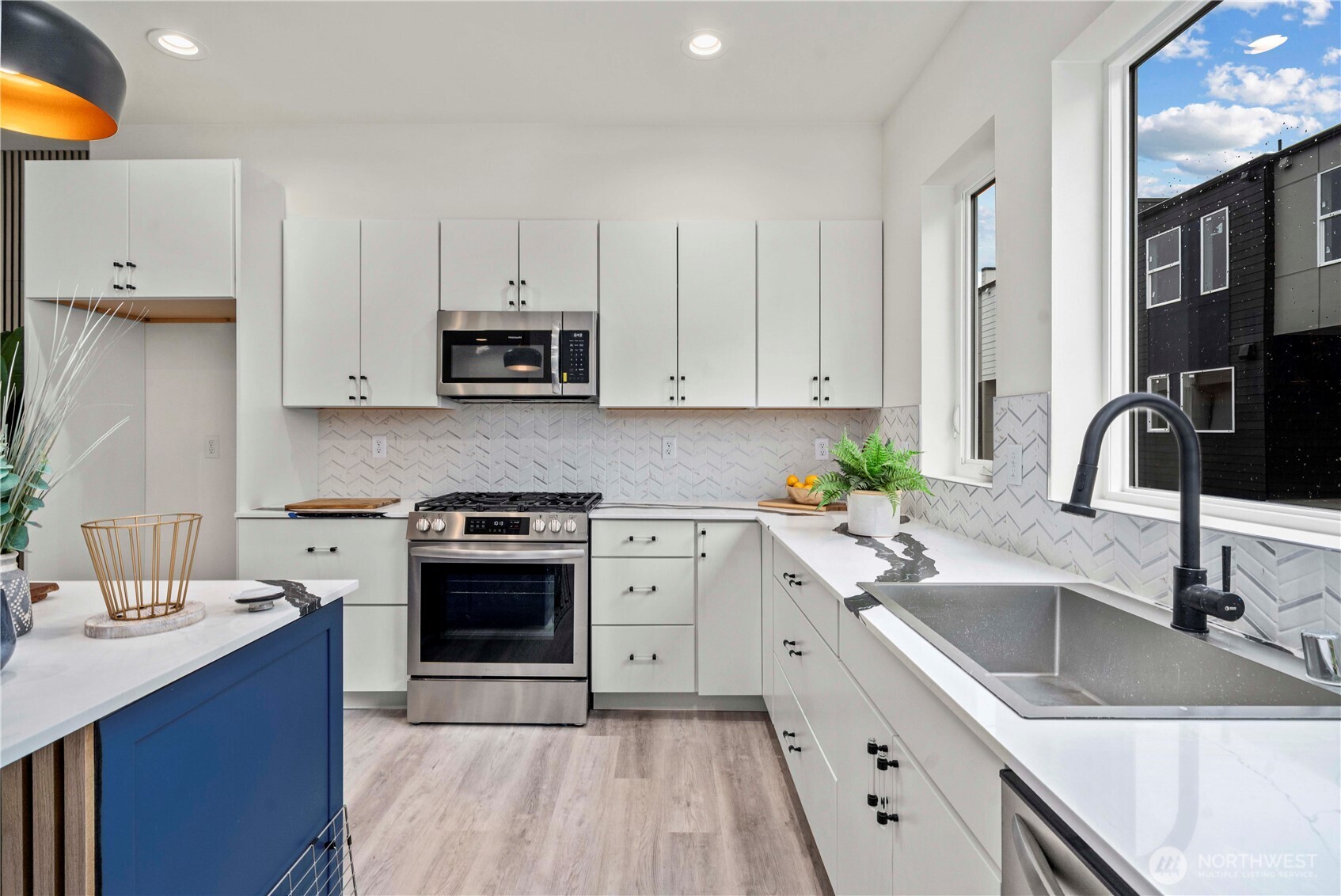 11535 17th Place Property Photo 5