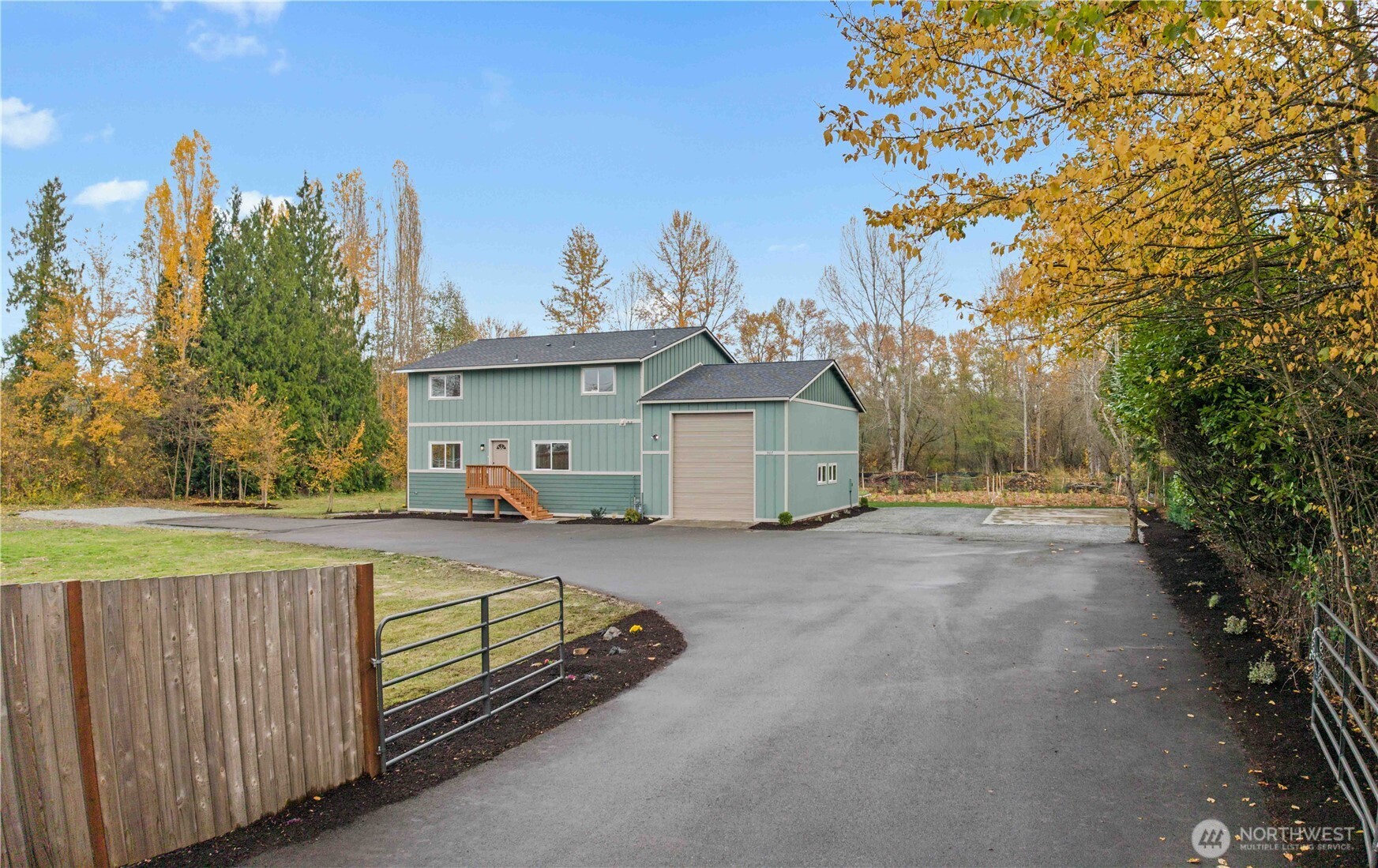 907 Orting Kapowsin Highway Property Photo 3