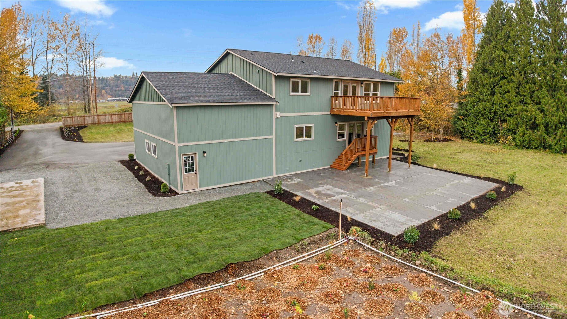 907 Orting Kapowsin Highway Property Photo 4