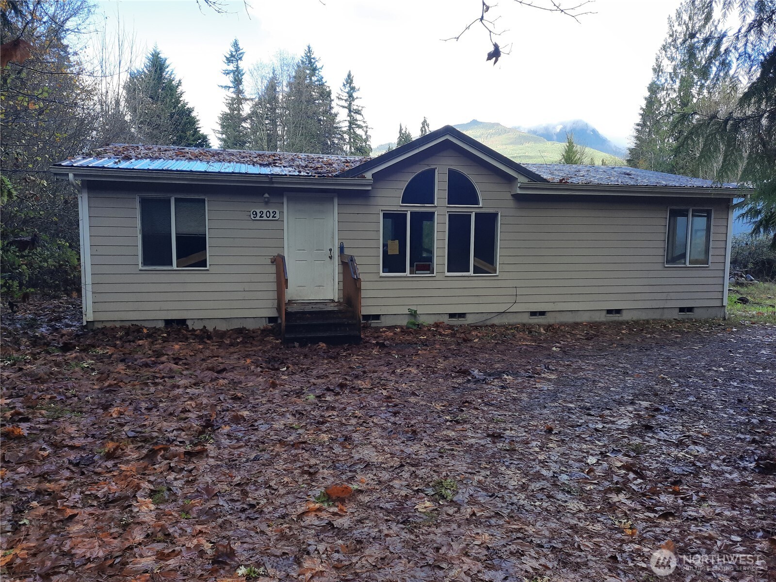 9202 Thunderbird Lane Property Photo 1