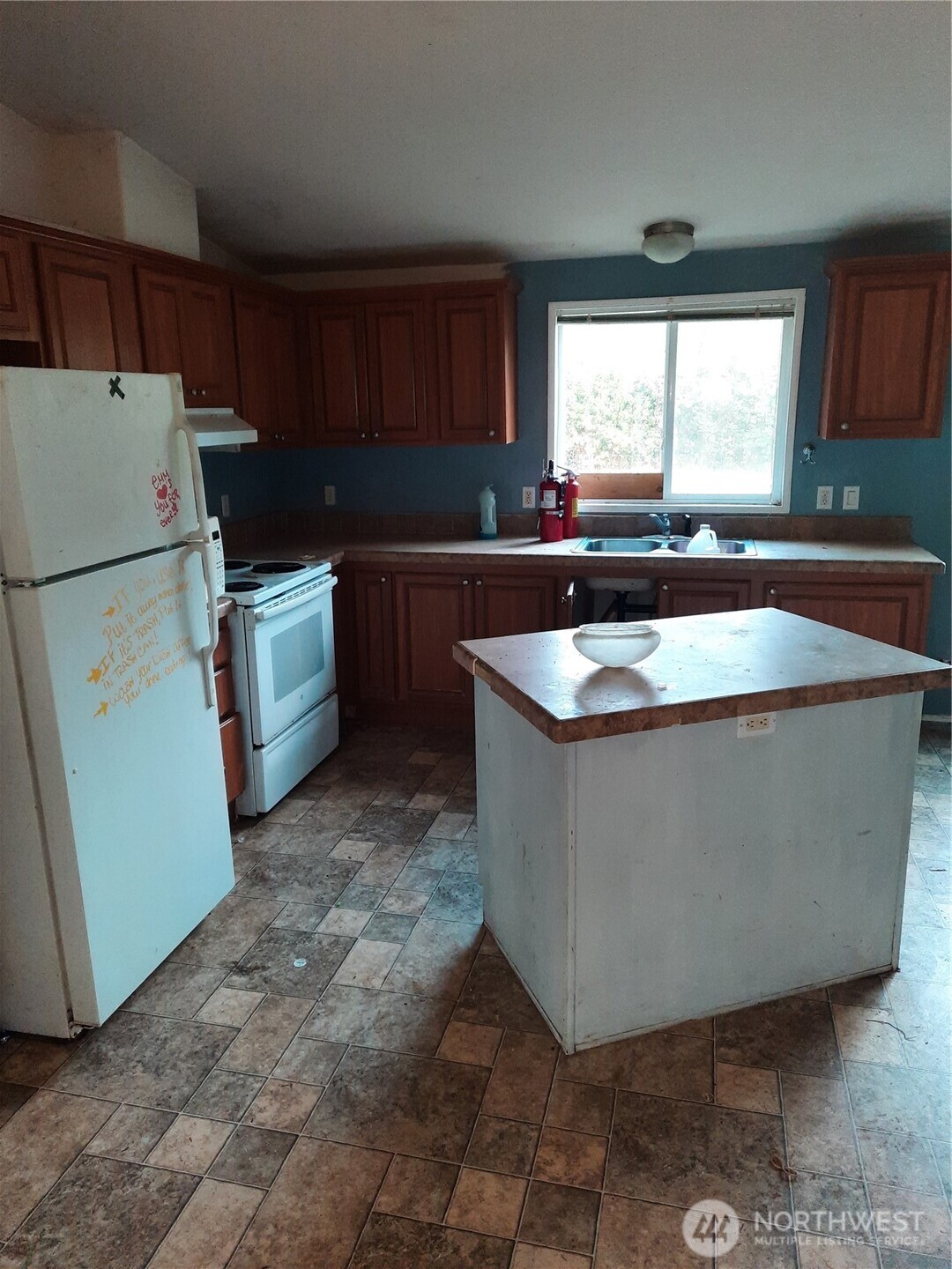 9202 Thunderbird Lane Property Photo 6