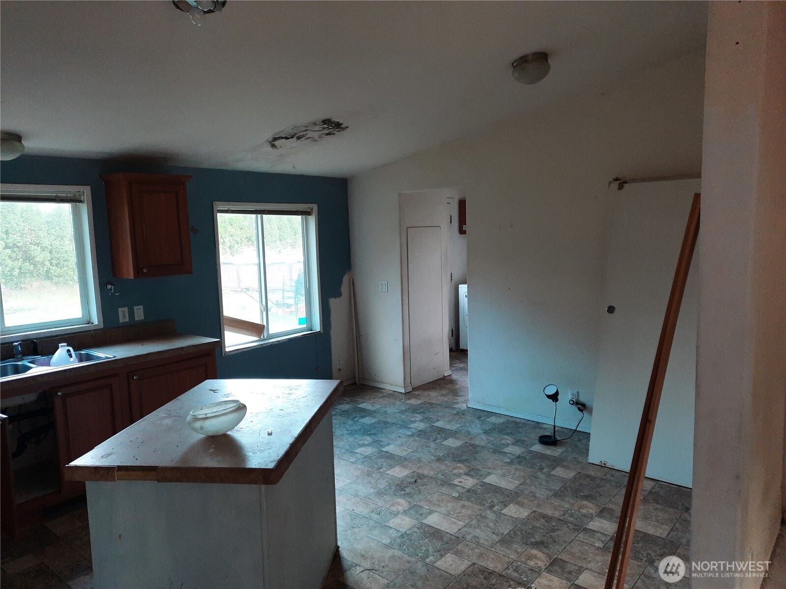 9202 Thunderbird Lane Property Photo 7