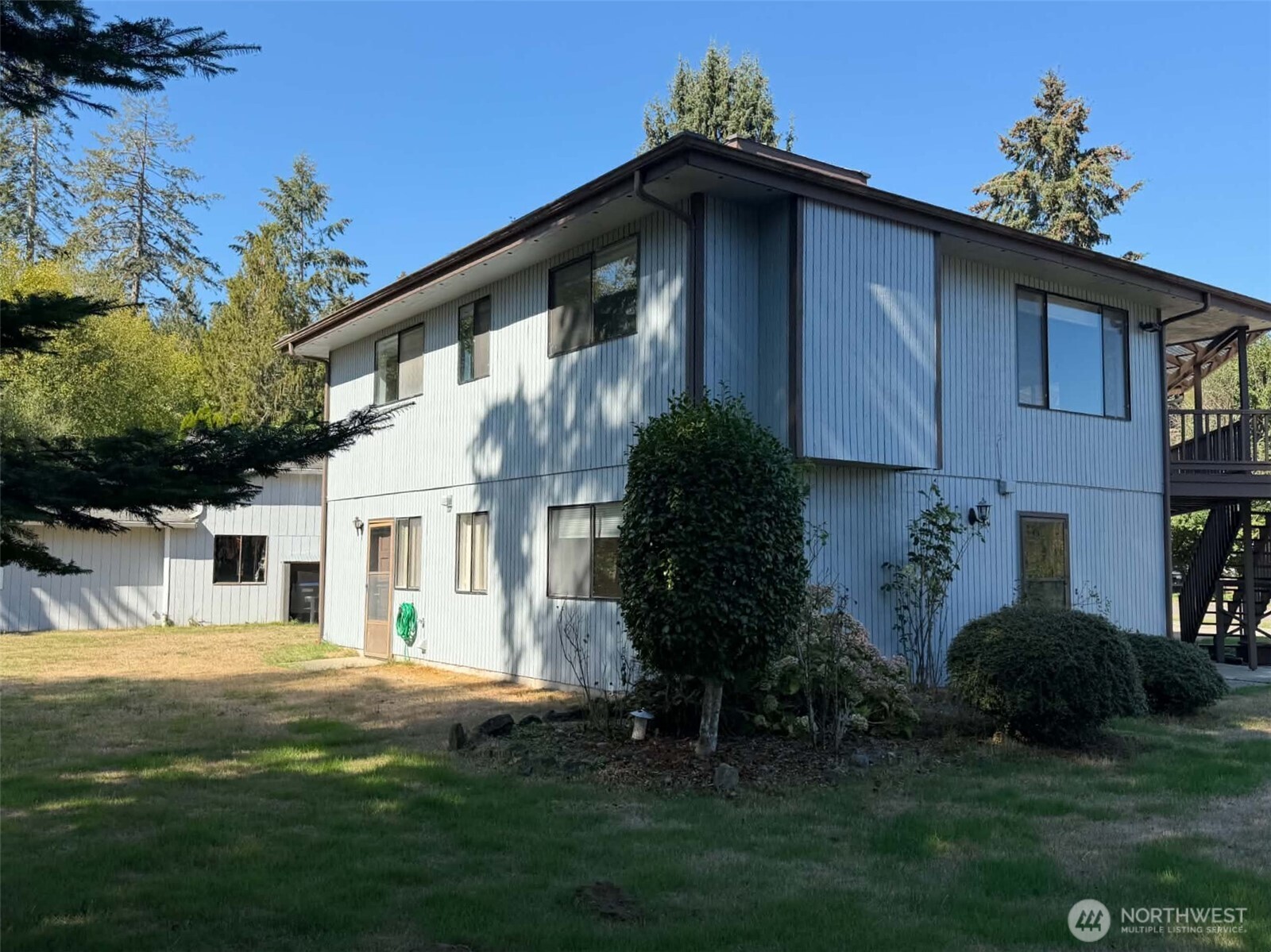 80 Ne Brook Place Property Photo 3