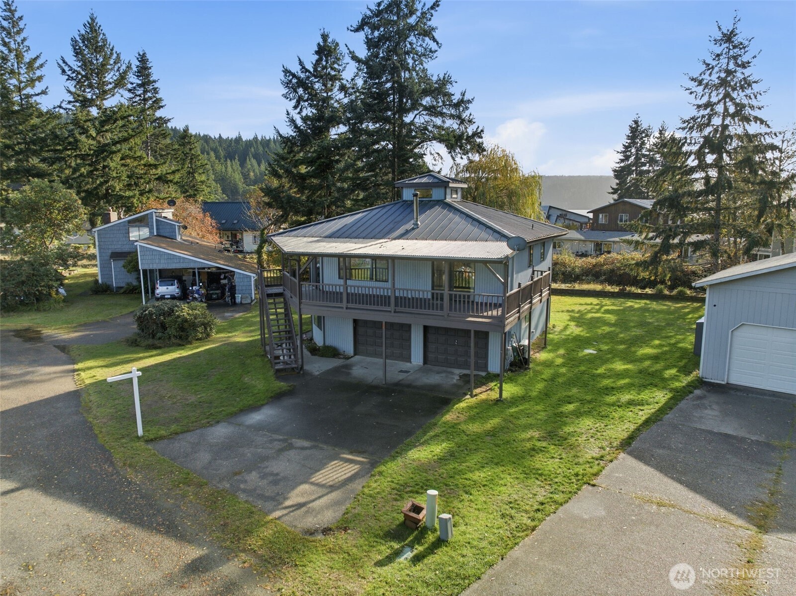 80 Ne Brook Place Property Photo 4
