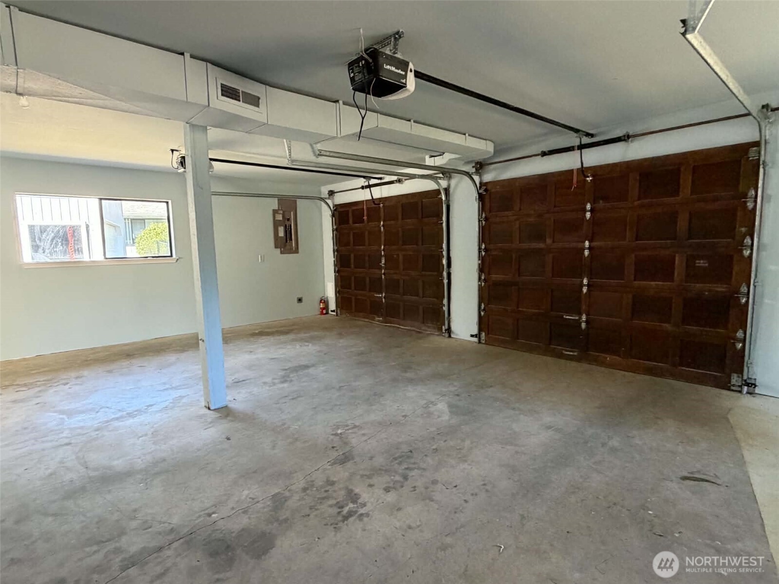 80 Ne Brook Place Property Photo 37