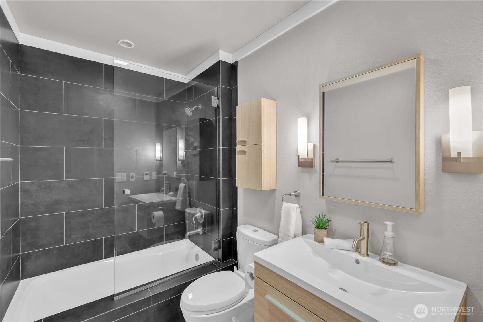303 E Pike Street 603 Property Photo 22