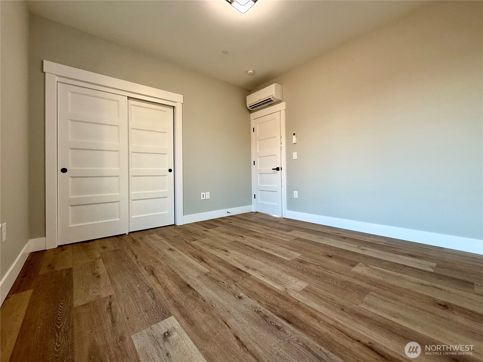 998 Alida Court Property Photo 35