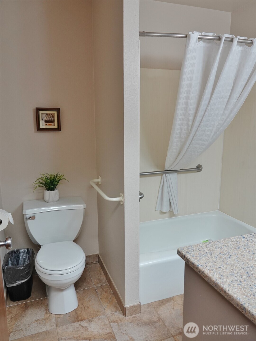 643 Ocean Shores Boulevard 303 Property Photo 23