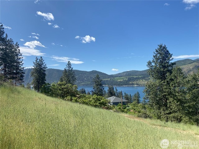 2524 Lakeshore Drive Property Photo 1