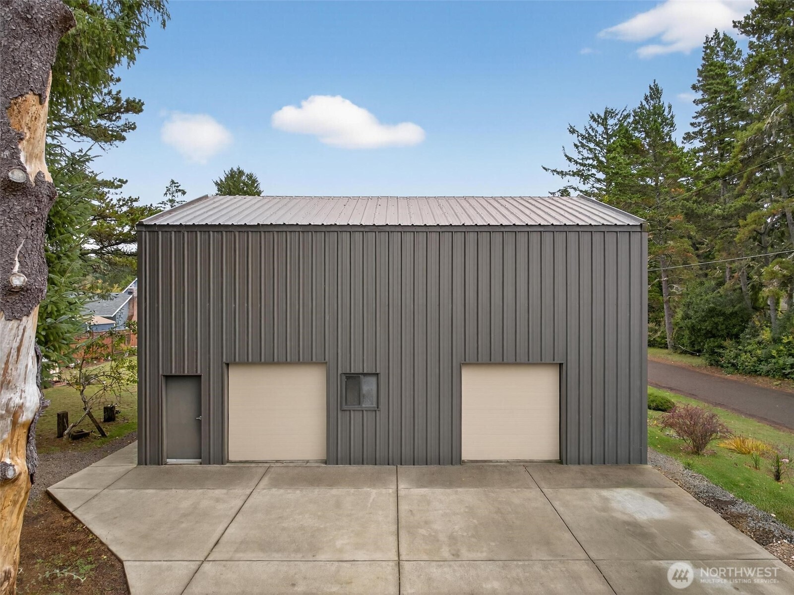 27501 R Lane Property Photo 4
