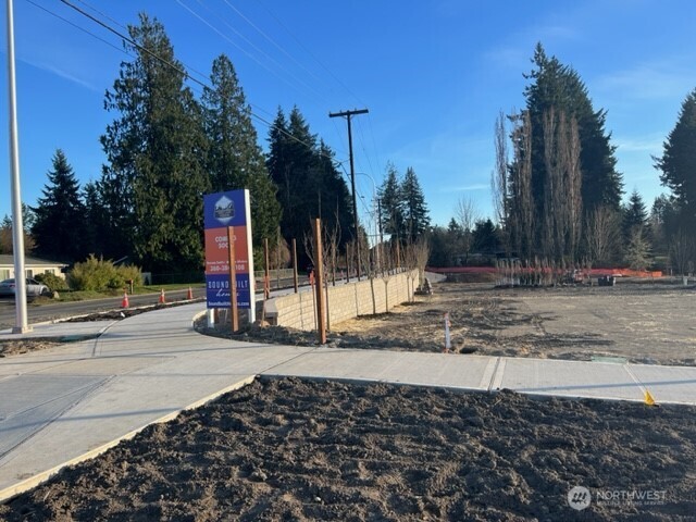916 73rd Avenue Property Photo 3