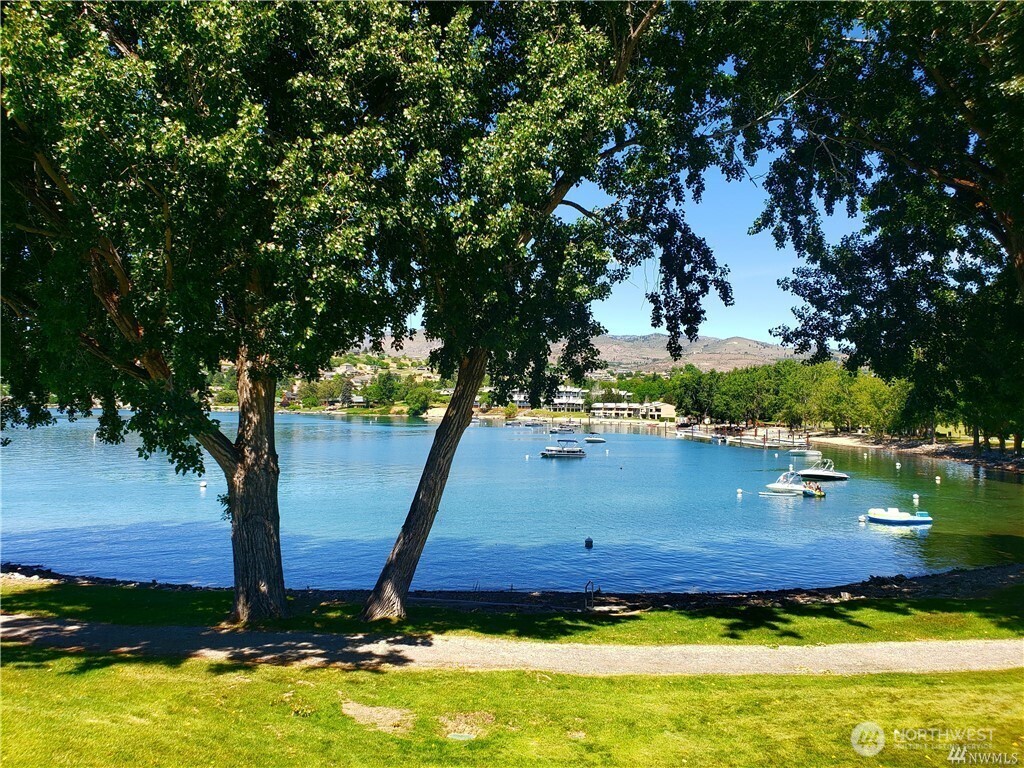 1 Beach 581-a Property Photo 3