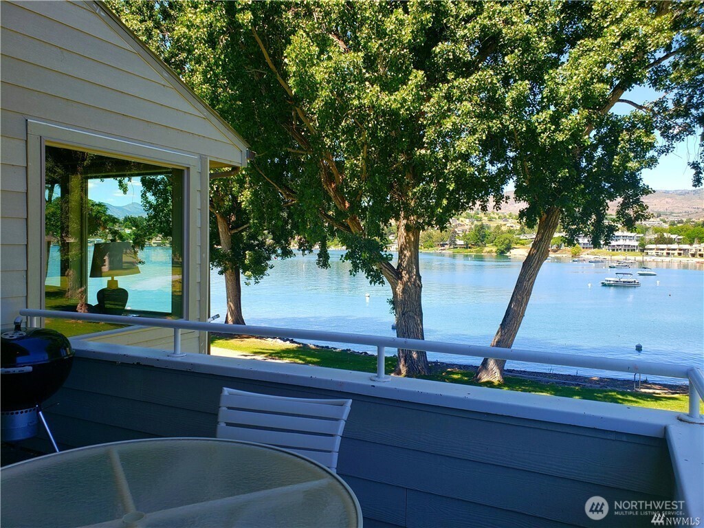 1 Beach 581-a Property Photo 4