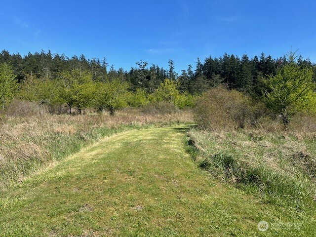 16 Airport Perimeter Way Property Photo 4