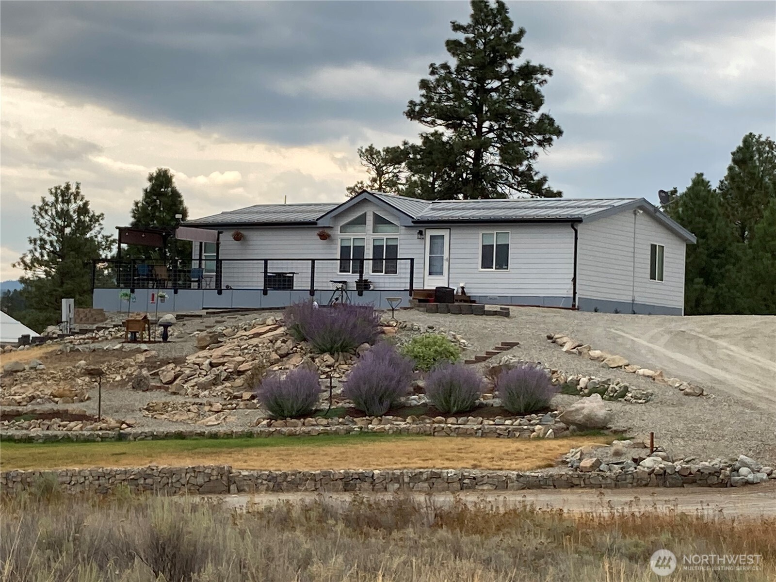 182 Point Drive Property Photo 1