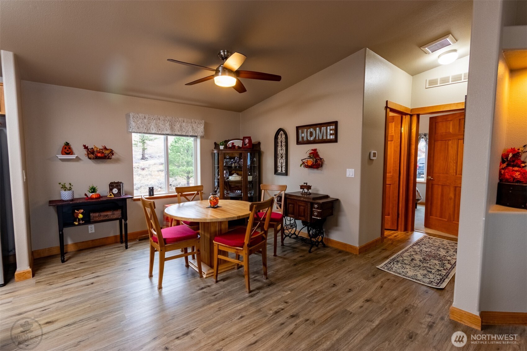 182 Point Drive Property Photo 6