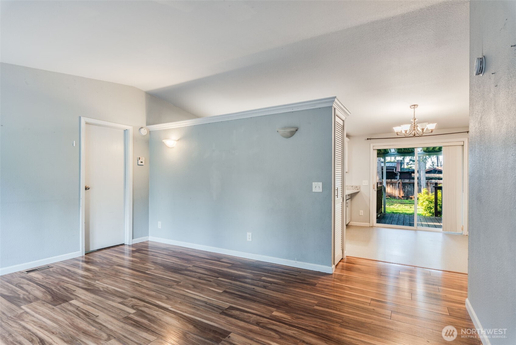 16016 11th Avenue Property Photo 4