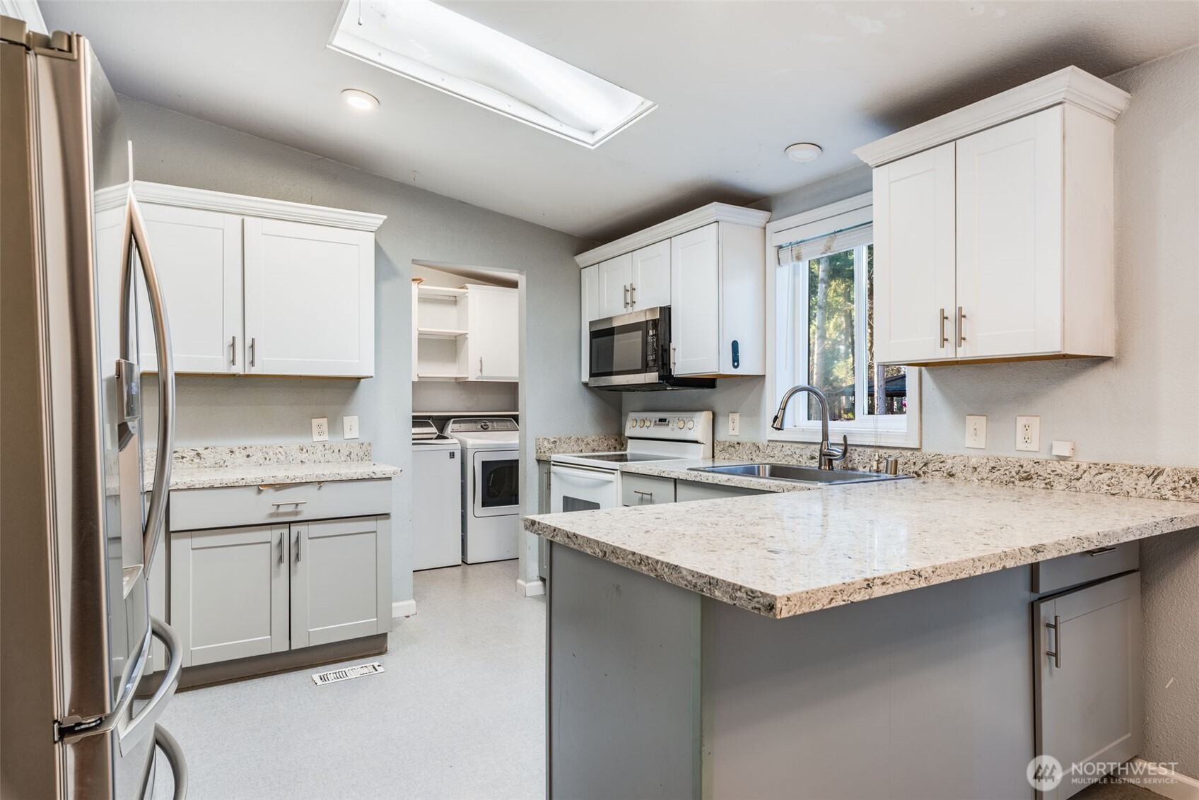 16016 11th Avenue Property Photo 6