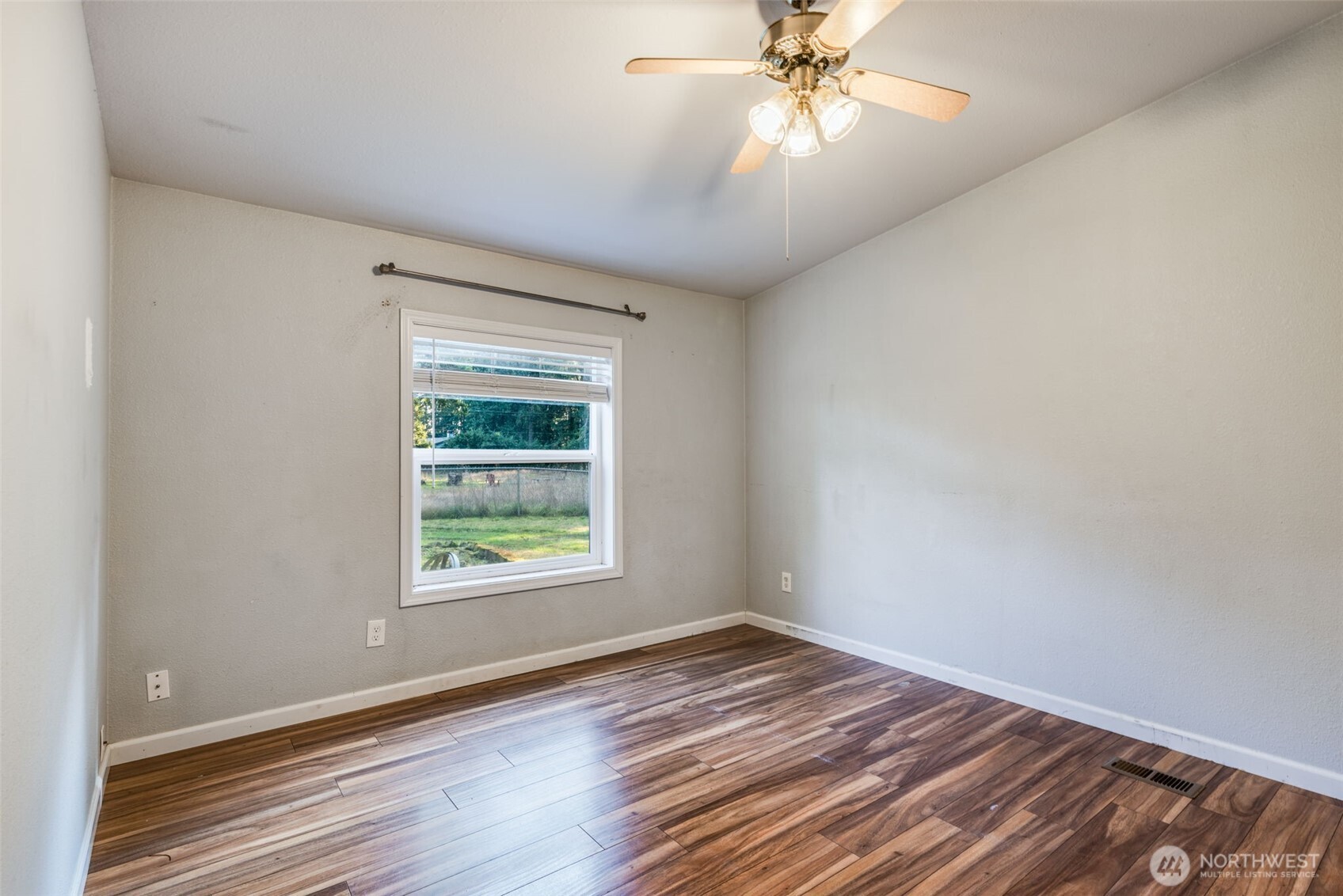 16016 11th Avenue Property Photo 9
