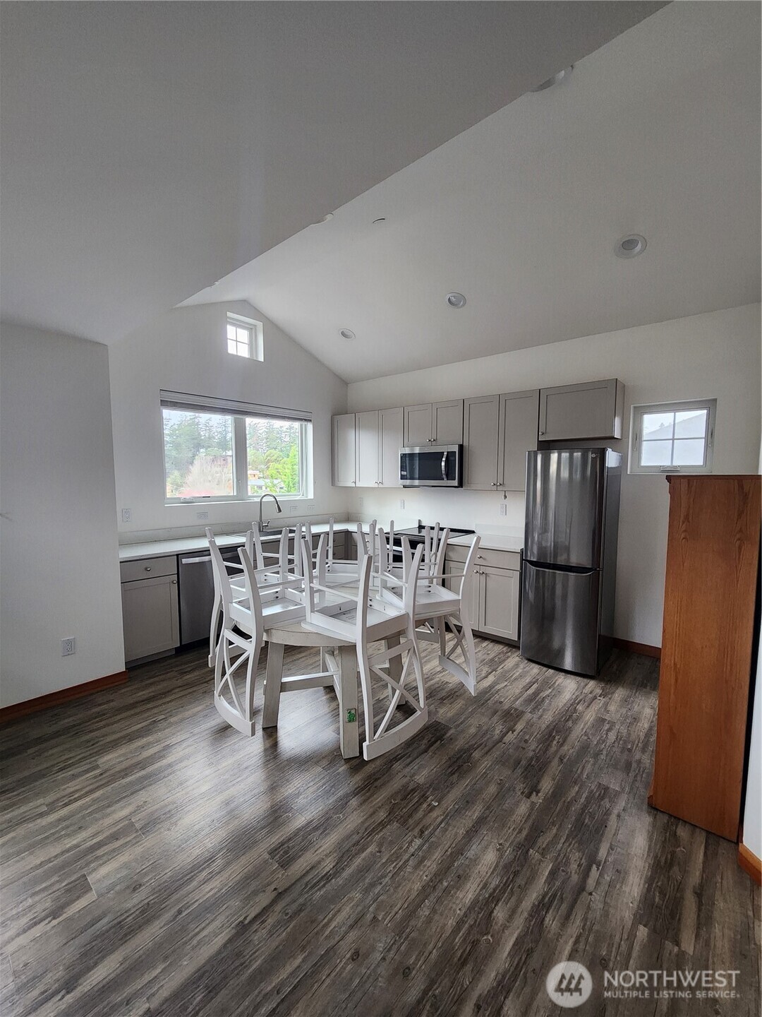 452 Pine Street Property Photo 17
