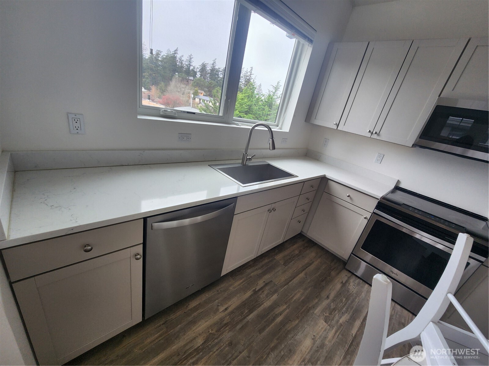 452 Pine Street Property Photo 18
